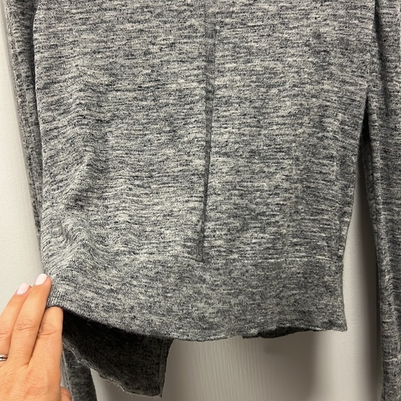 Classy Ann Taylor Cardigan - Picture 5 of 5